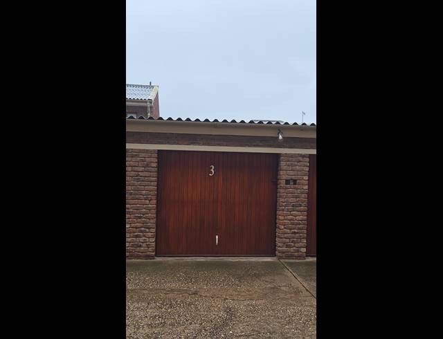 3 BEDROOM APARTMENT FOR SALE IN MOSSEL BAY CENTRAL